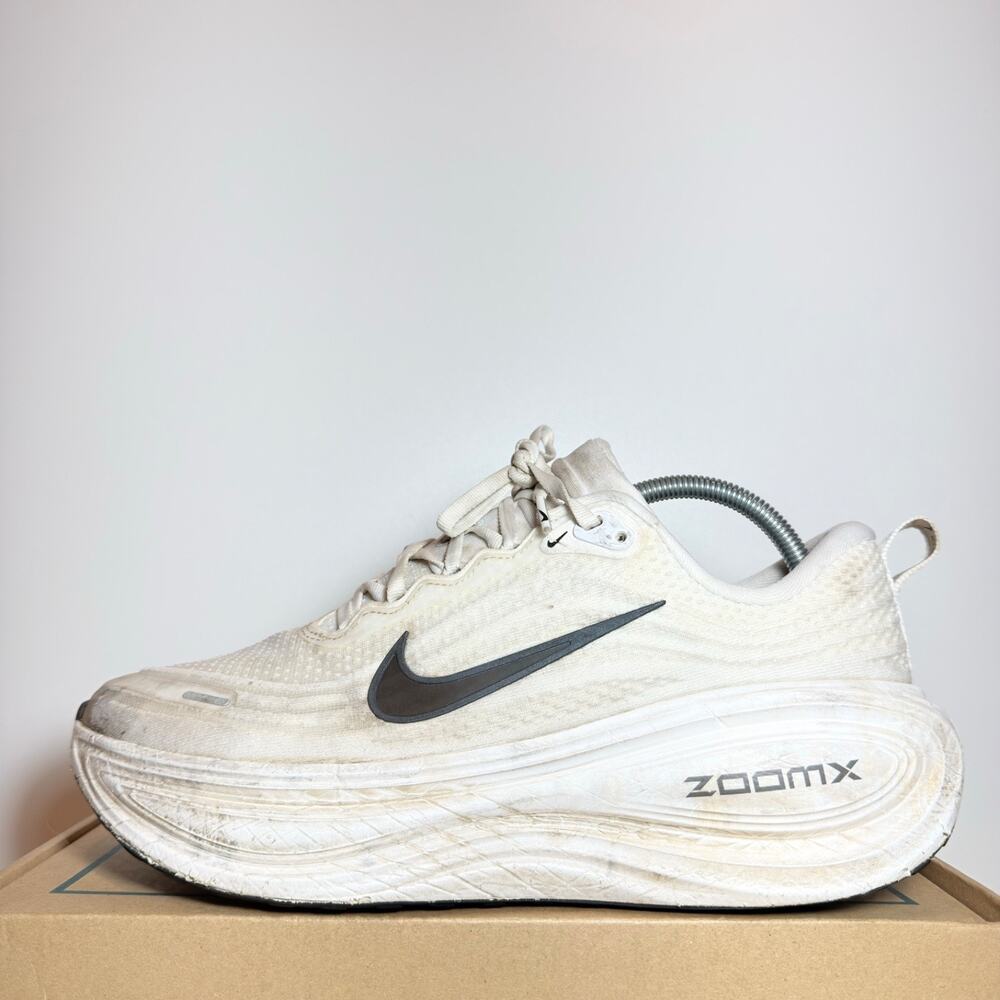 Nike Vomero Plus ZoomX Mens Road Running Shoes White Vast Grey Size 9.5 Sneaker